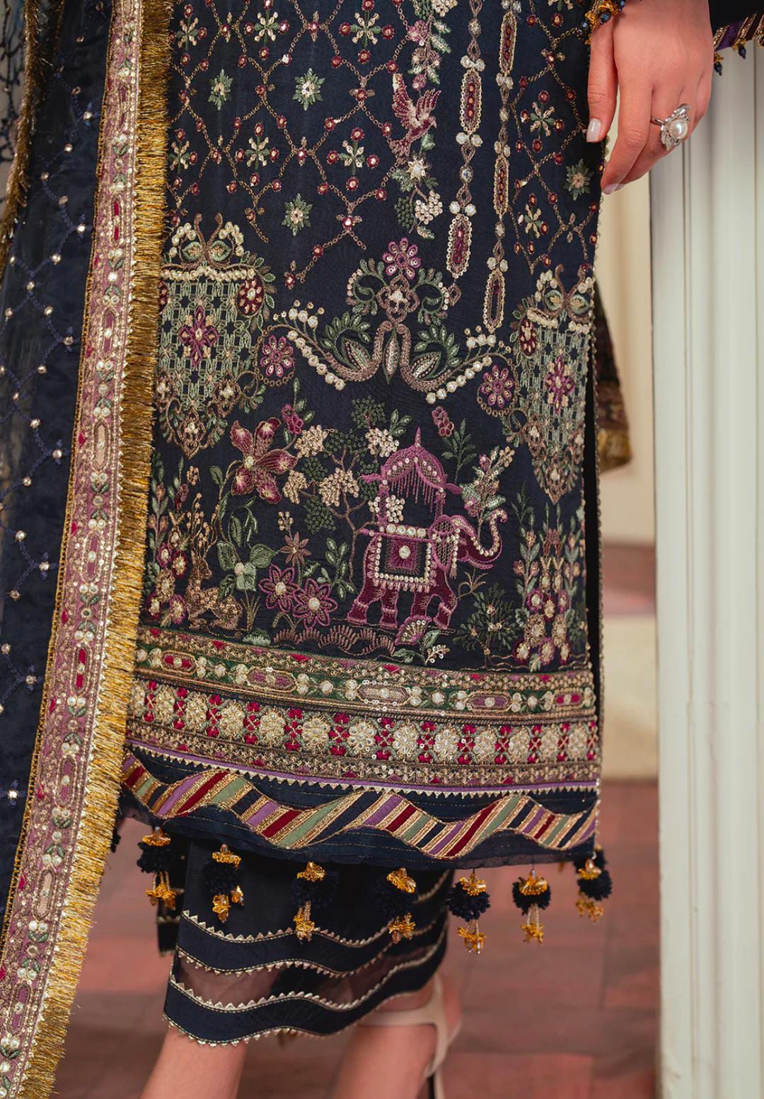 EMBROIDERED SILK CH13-07