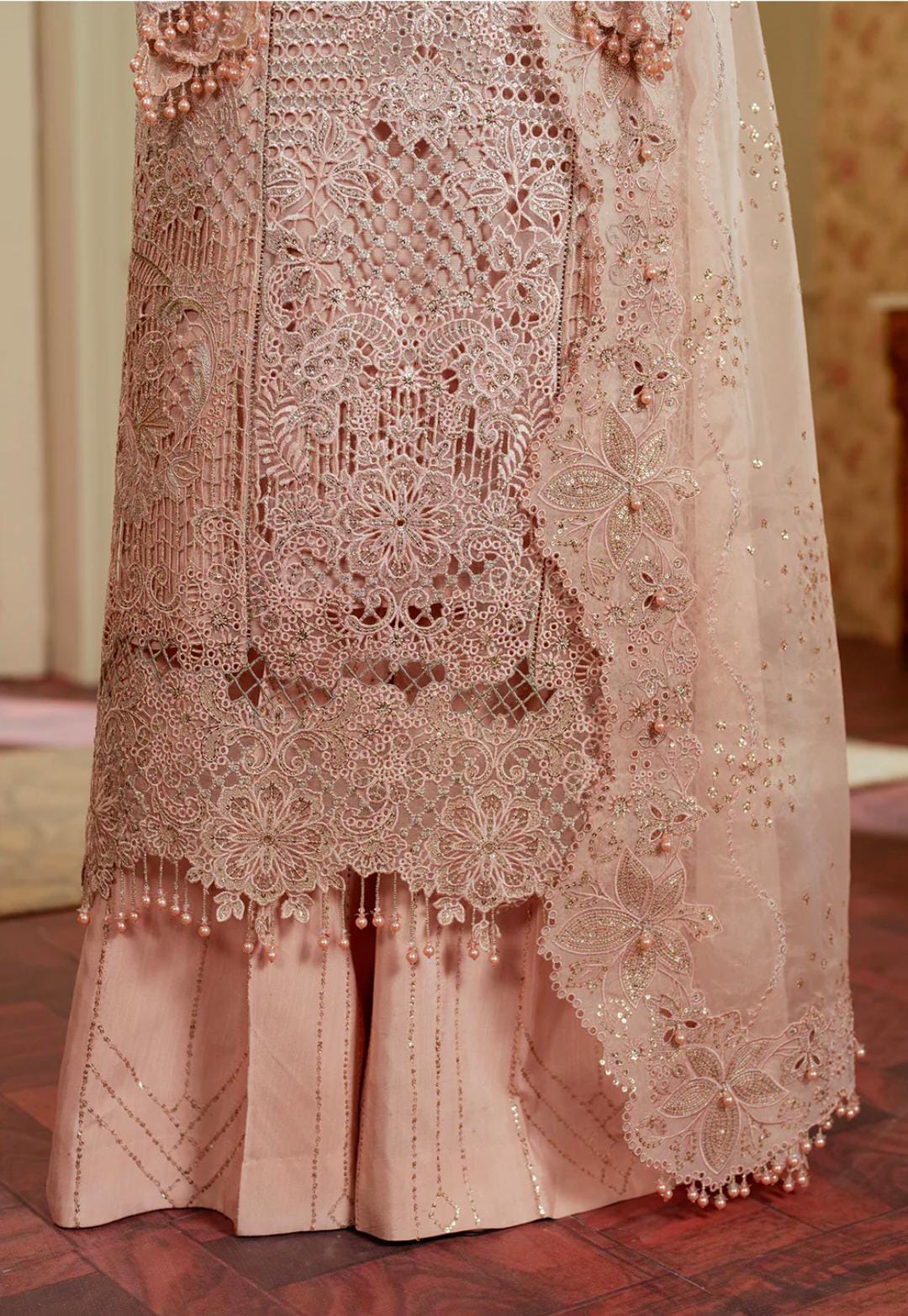 EMBROIDERED ORGANZA CH13-04