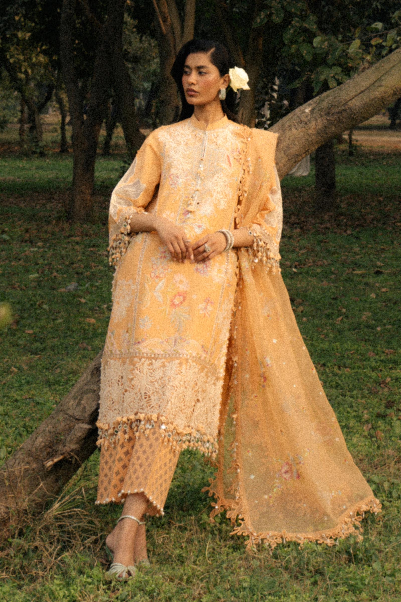 Sana Safinaz - Luxury Lawn Collection 2025 - 008B