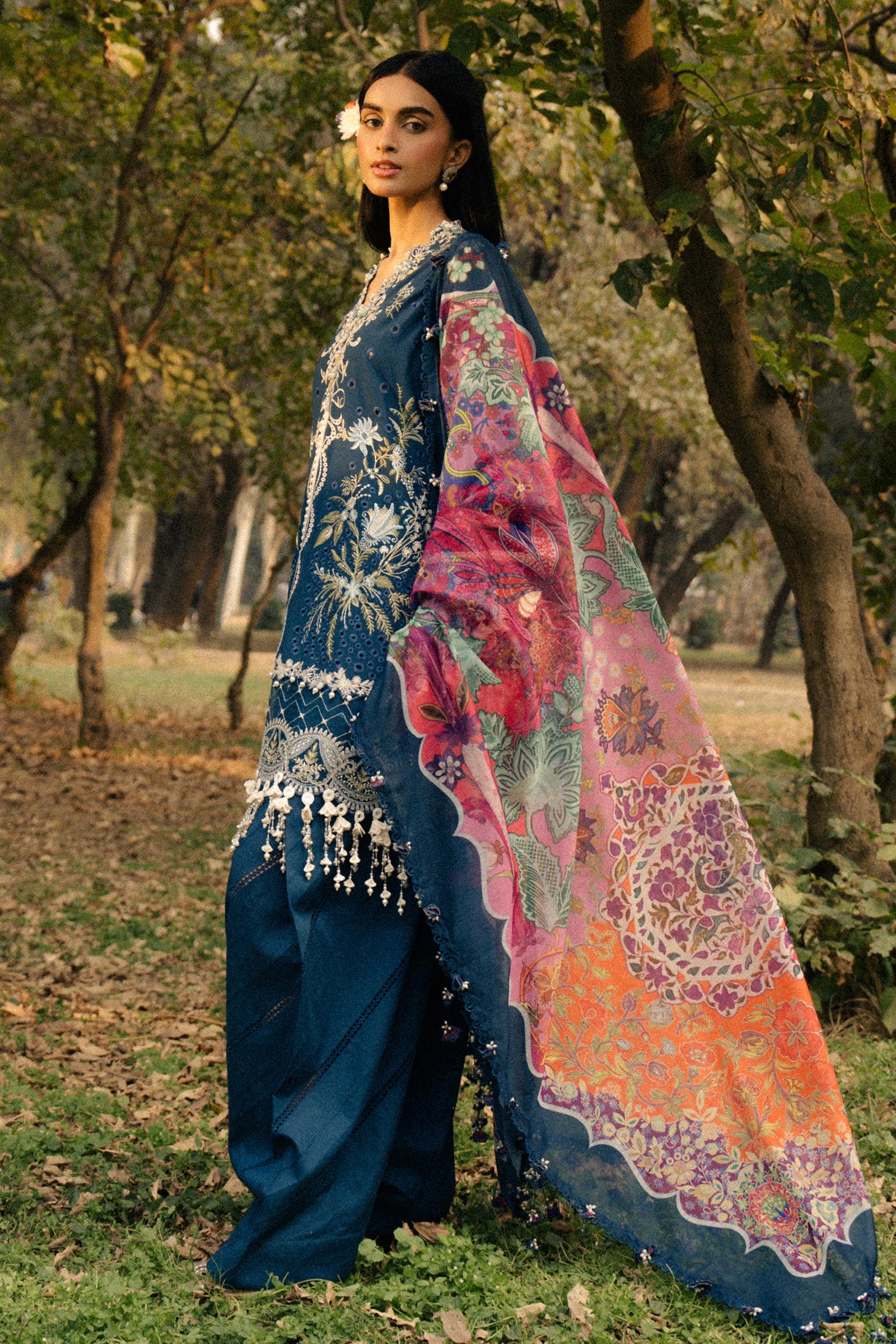 Sana Safinaz - Luxury Lawn Collection 2025 - 009B