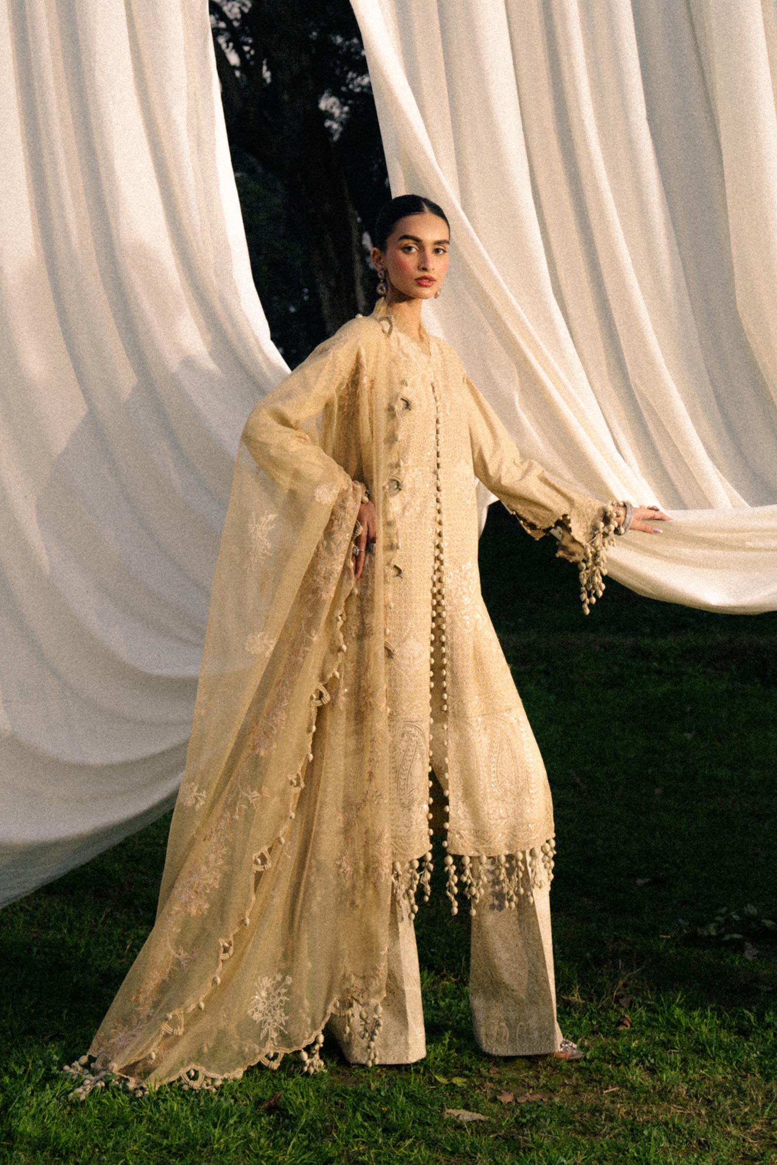 Sana Safinaz - Luxury Lawn Collection 2025 - 004A